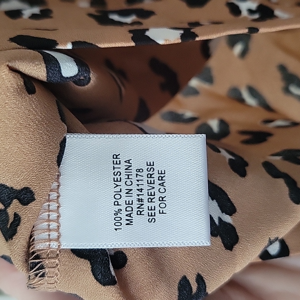 Leopard button down top - Picture 3 of 4